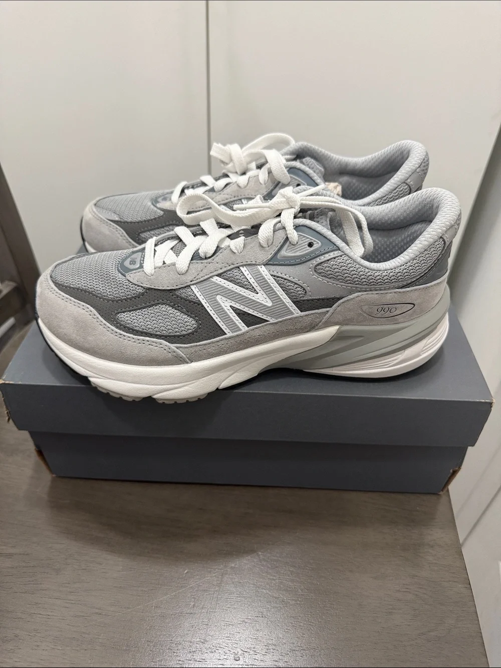 Kids New Balance 990v6 NIB
